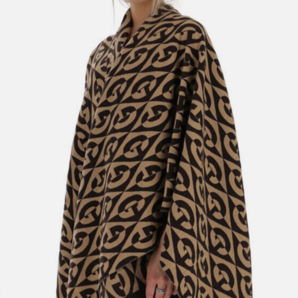 GUCCI GG RHOMBUS PONCHO.